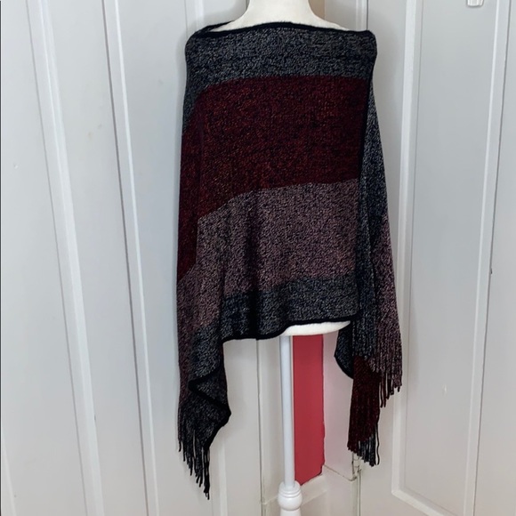 JACK & MISSY•KNIT PONCHO - Picture 3 of 6